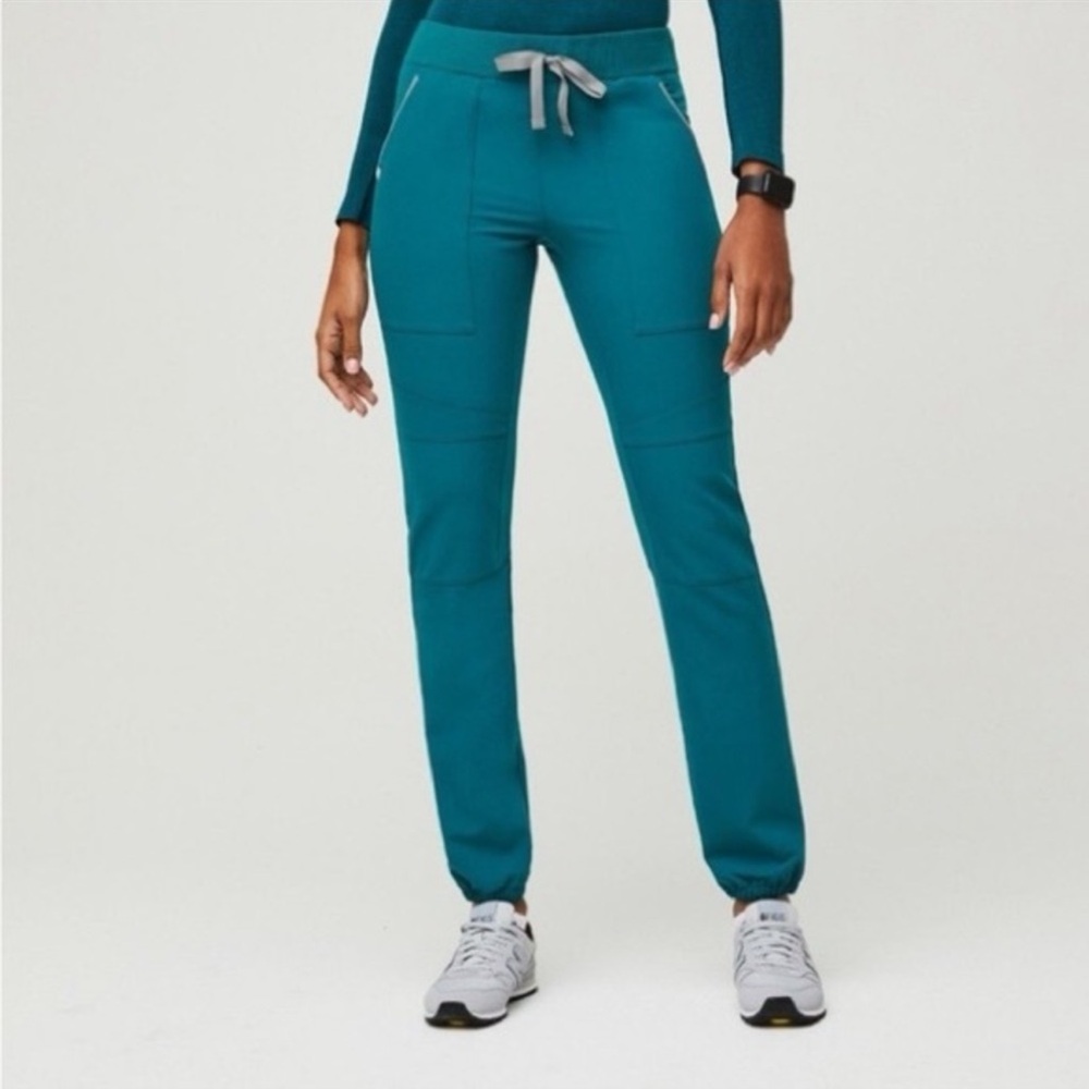 Figs pacific blue Venice jogger scrub bottoms size Medium